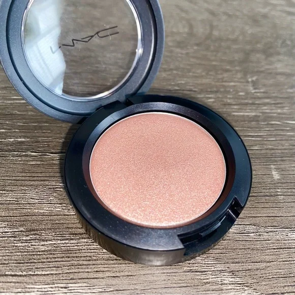 NEW MAC Cream Shell Base Shell - Picture 2 of 7